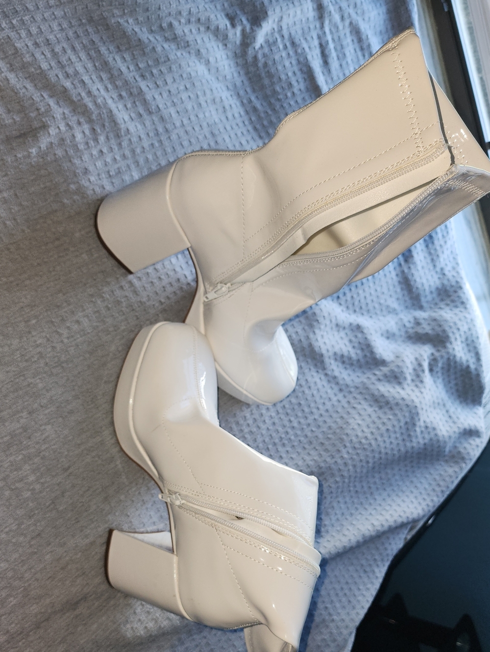 White Women's Patent Block Heel Boots